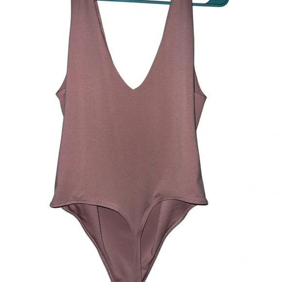 Blush Pink contour body suit (E12) - Picture 4 of 4